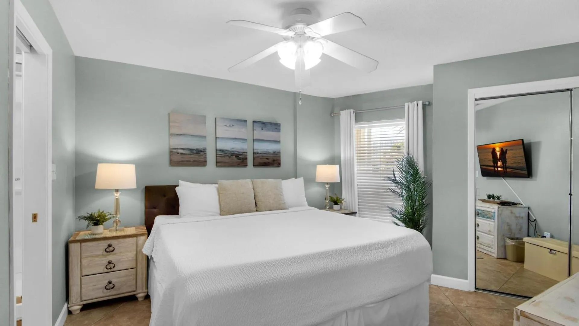 Silver Dunes A200- The Hidden Emerald Destin 0*,  United States